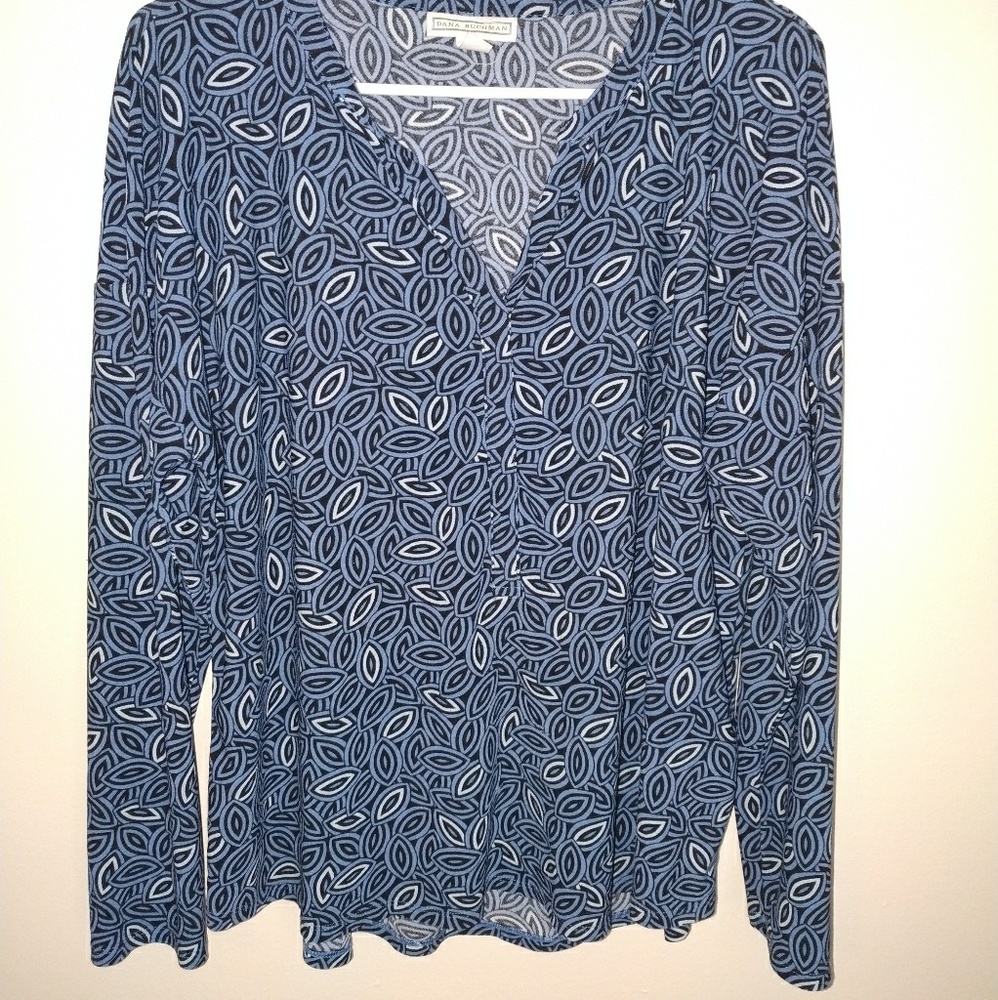 Dana Buchman gently used blouse.